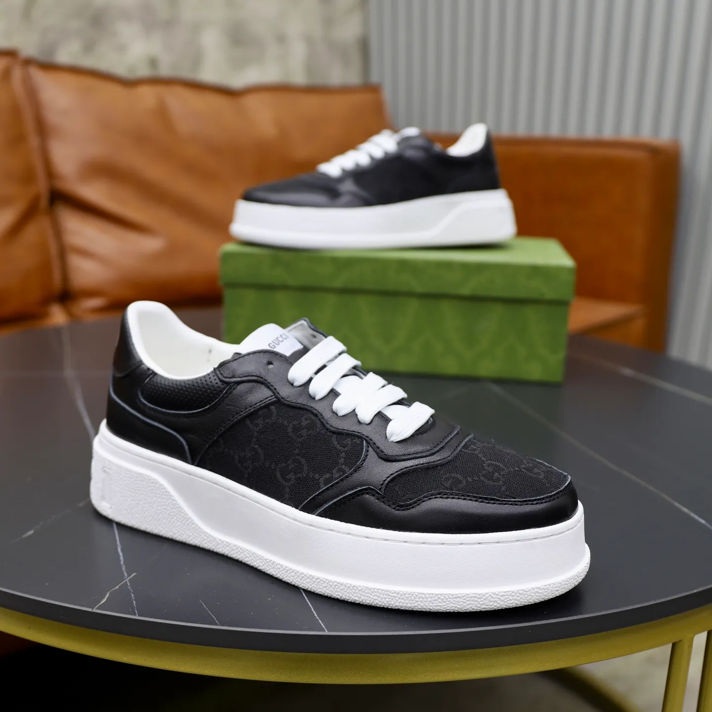 Men's shoes: 400💰🙅‍♂️🙅‍♂️🙅‍♂️ Brand: GUCCI Standard code: 38-44 (45 customized) Grade: Same as the official website Material: Original leather splicing brand cloth Comfortable and breathable sheepskin lining Lightweight wear-resistant outsole Style category: Men's fashion casual shoes Sports shoes Distinguished luxury brand elements Top luxury Color: actual picture color